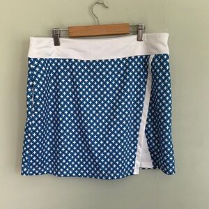 Callaway Women’s Blue and White Patterned Mini Golf Skirt Size Large